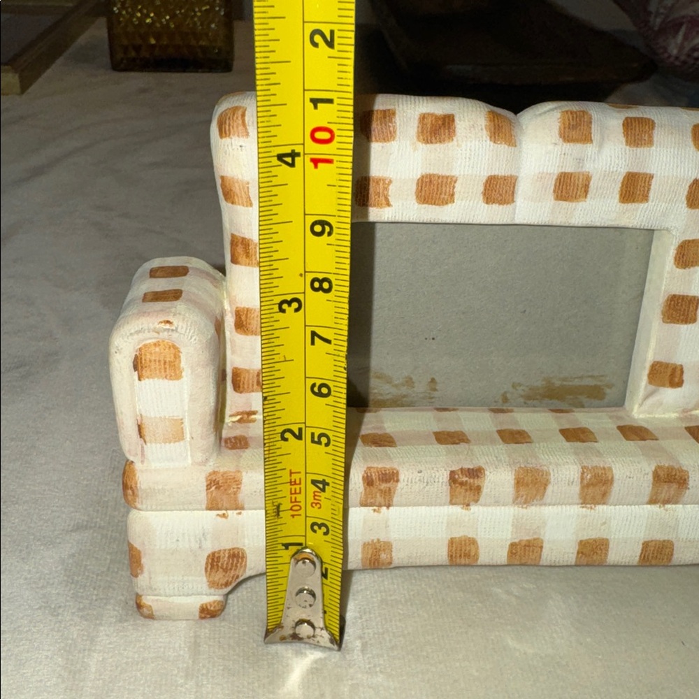 Vintage! Unique! White and Tan Checkered Mini Sofa Photo Frame - Picture 7 of 7